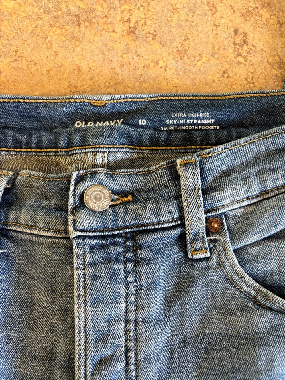 Old Navy Women’s High-Rise Sky-Hi Straight Jeans in Light Blue Denim